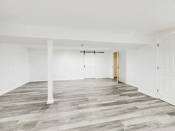 3rd image of 31639 Rosales Ave