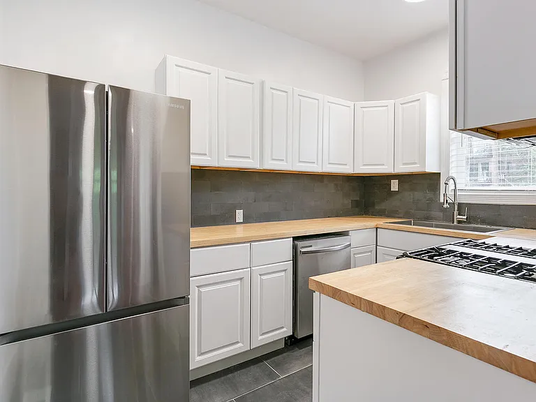 1579 N Franklin St #H — Photo 11