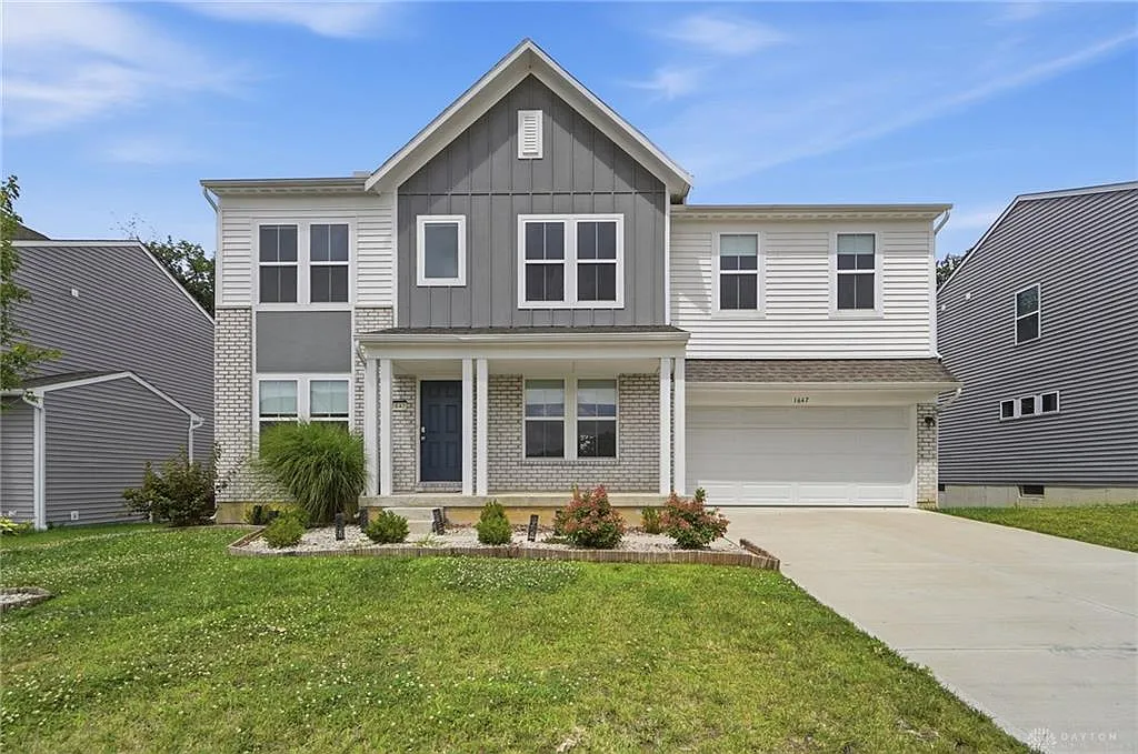 4 bed, 2.5 bath, 3357 sqft, $2,800 — Photo 1