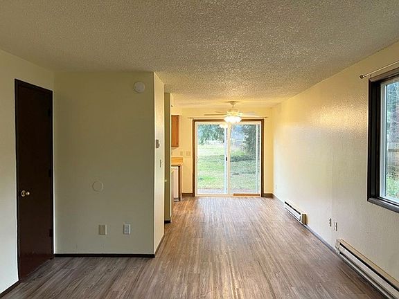 3rd image of 410-416 SE 7th Ave