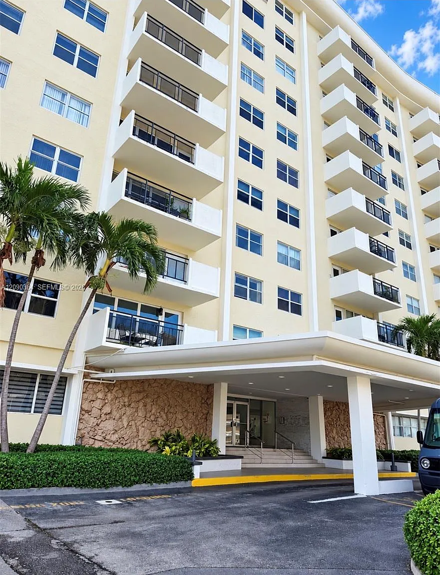 Ocean View Towers Condo — Photo 1