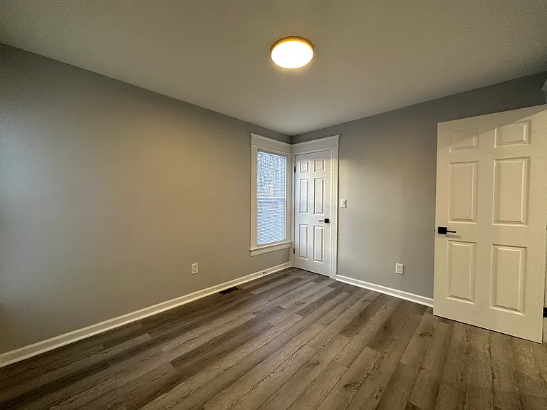 127 Henderson St #2 — Photo 24