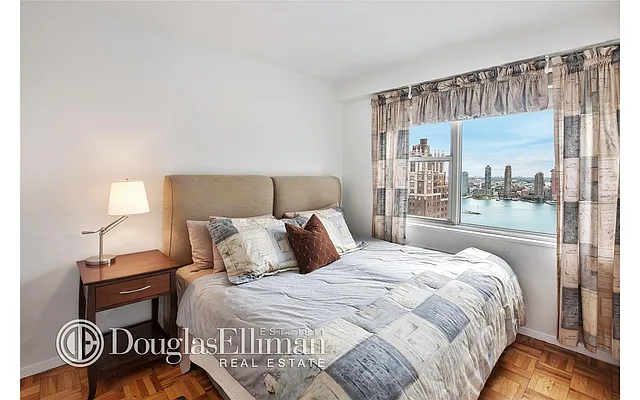 Rented by Douglas Elliman | media 19