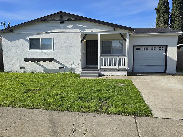 Patricia Ave — Photo 1