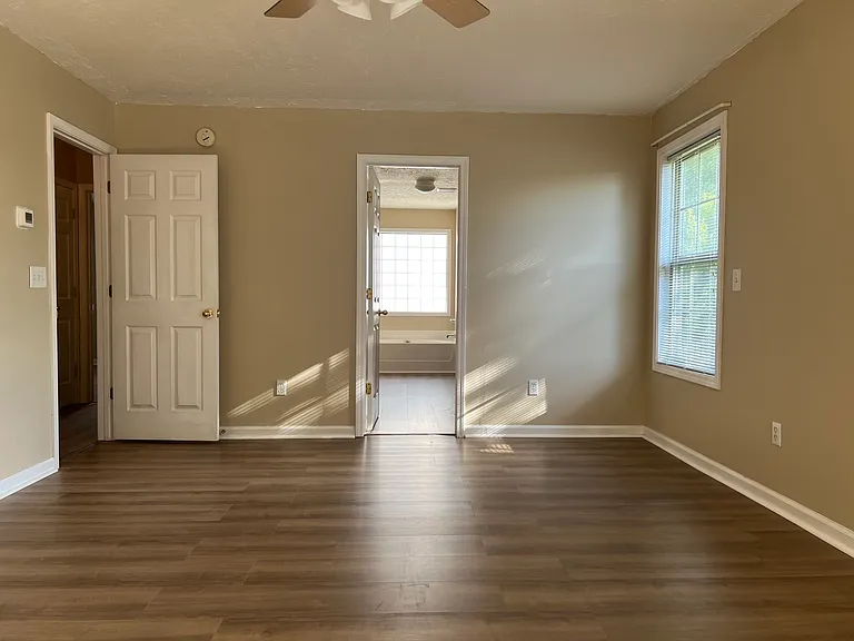 3885 Winthrop Dr — Photo 29