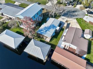 66 Carefree Dr, Welaka, FL 32193