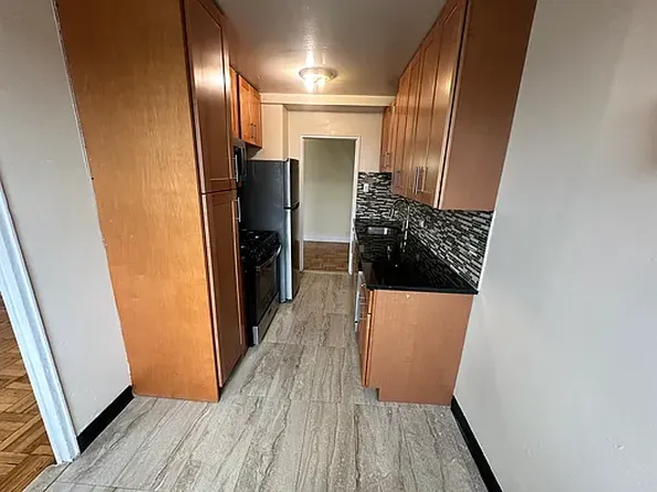 192-15e 67th Avenue 1C image 3 of 9