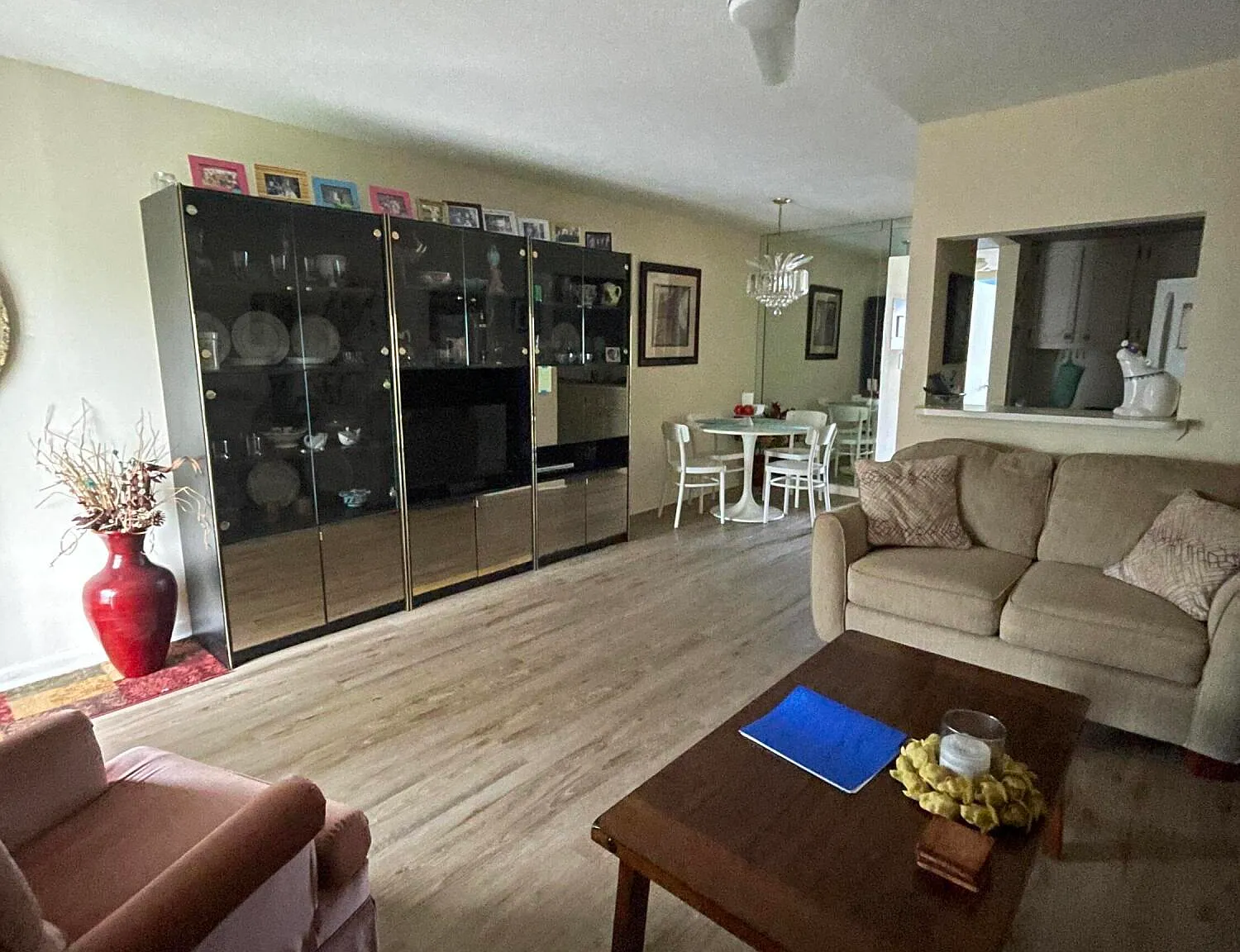1 bed, 1.0 bath, 585 sqft, $2,300 — Photo 1
