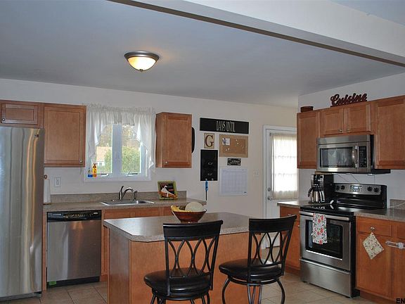 5th image of 41 Loralee Dr
