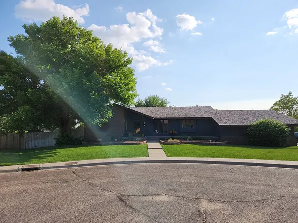 1802 Amir Cir, Garden City, KS 67846