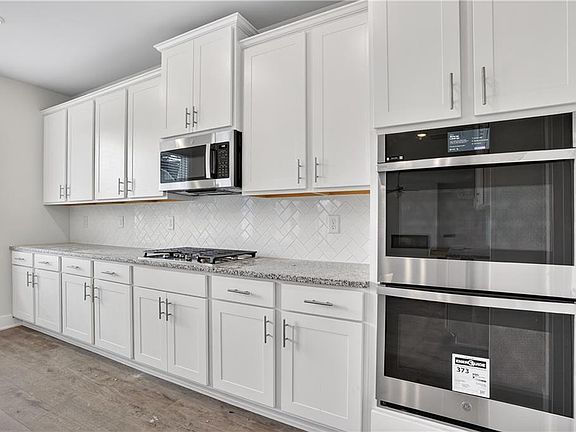 5th image of 401 Bass Cir