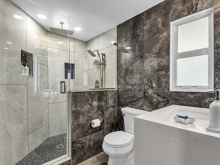 5624 Cape Leyte Dr — Photo 11