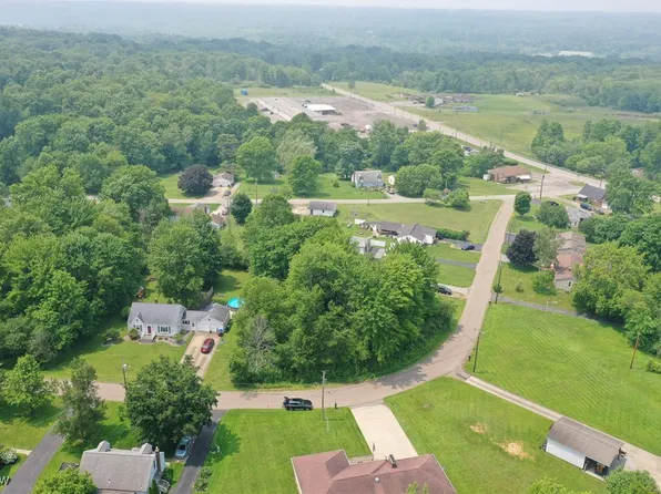 Buena Vis, Hubbard, OH 44425