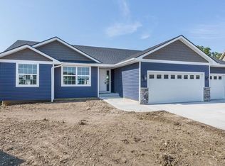 1326 S 6th St, Adel, IA 50003