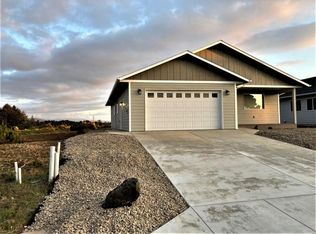 719 Seacrest Dr, Bandon, OR 97411
