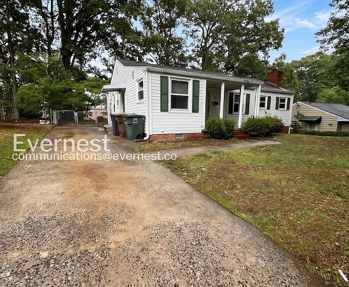 2714 Stratford Dr — Photo 1