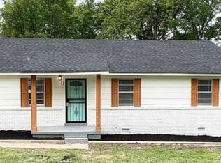 11 W Rollins Rd, Memphis, TN 38109