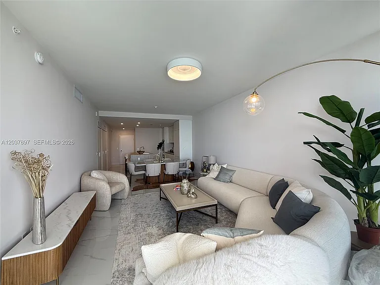 700 NE 24th St #1002 — Photo 6