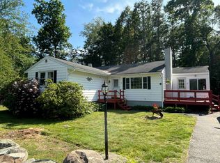 72 Mary Batchelder Rd, Hampton, NH 03842