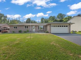 67 Chimney Sweep Ln, Rochester, NY 14612