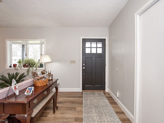 2nd image of 36370 Hedgerow Park Dr