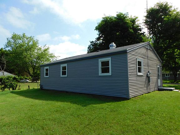 3rd image of 1110 McIntosh Dr