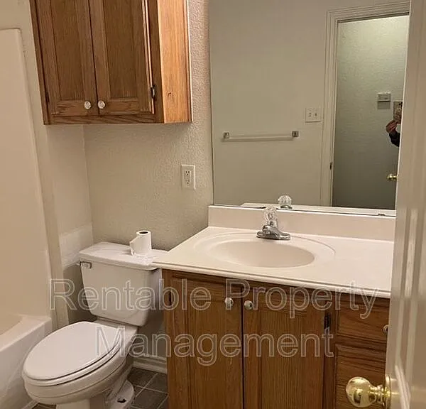1104 Turkey Creek Ct #B — Photo 6