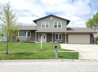 1595 Oregon Trl, Elk Grove Village, IL 60007