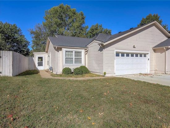 1313 N Ridge Pkwy, Olathe, KS 66061