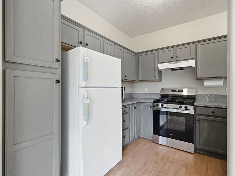 1499 NE Birkshire Ct — Photo 9