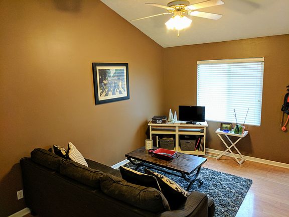 4th image of 13614 S 32nd Avenue Cir