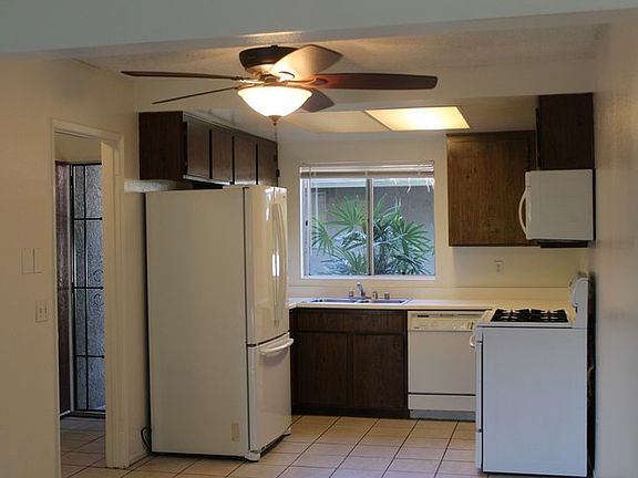 3rd image of 158 W Grove St APT 2