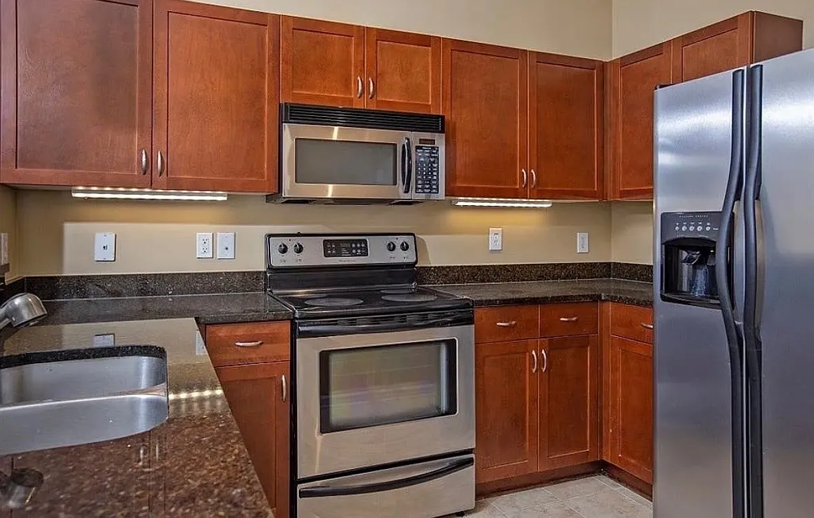 870 Mayson Turner Rd NW — Photo 4