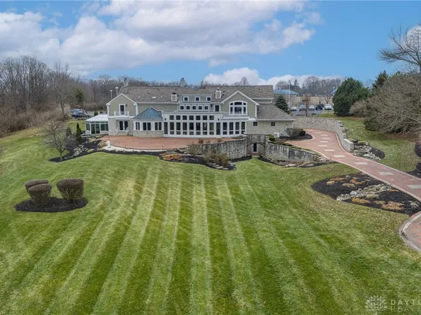 590 Versailles Dr, Dayton, OH 45459