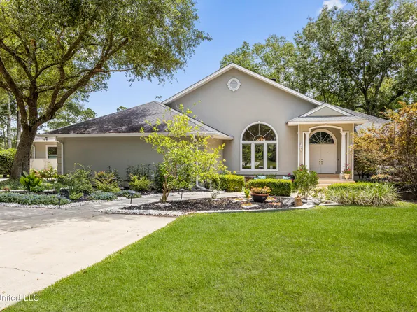 5626 Ahuawa Pl, Diamondhead, MS 39525