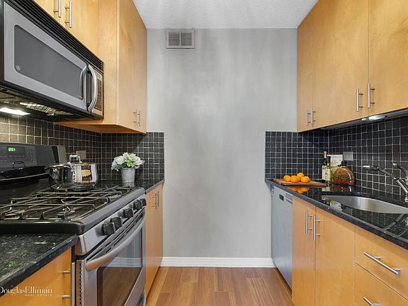 5th image of 345 E 86th St APT 2G