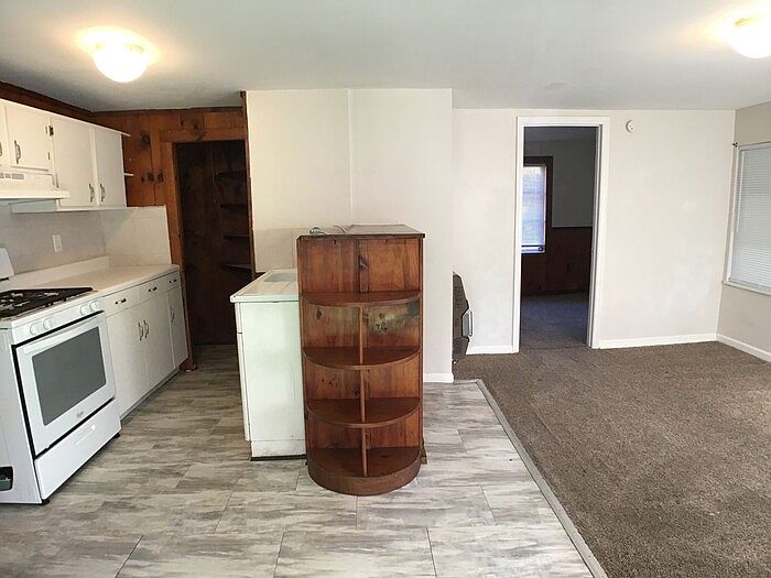 1st image of 1357 Lakeshore Dr APT 3