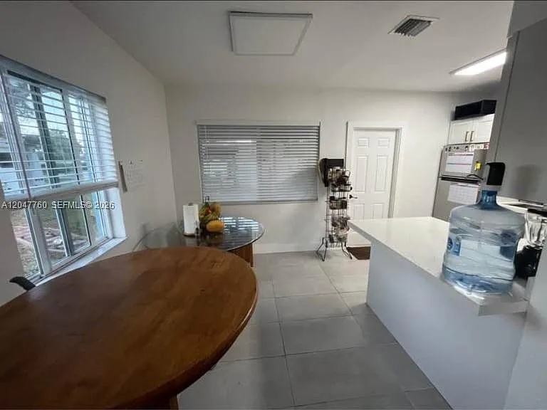 227 SW 22nd Ave — Photo 3