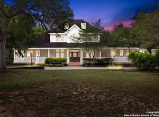 121 Kitty Hawk Rd, Universal city, TX 78148