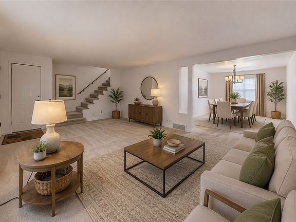3rd image of 7 Chapel Dr