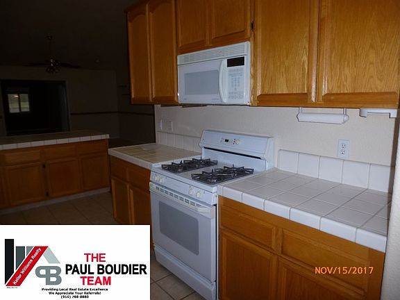 3rd image of 560 E 10th St