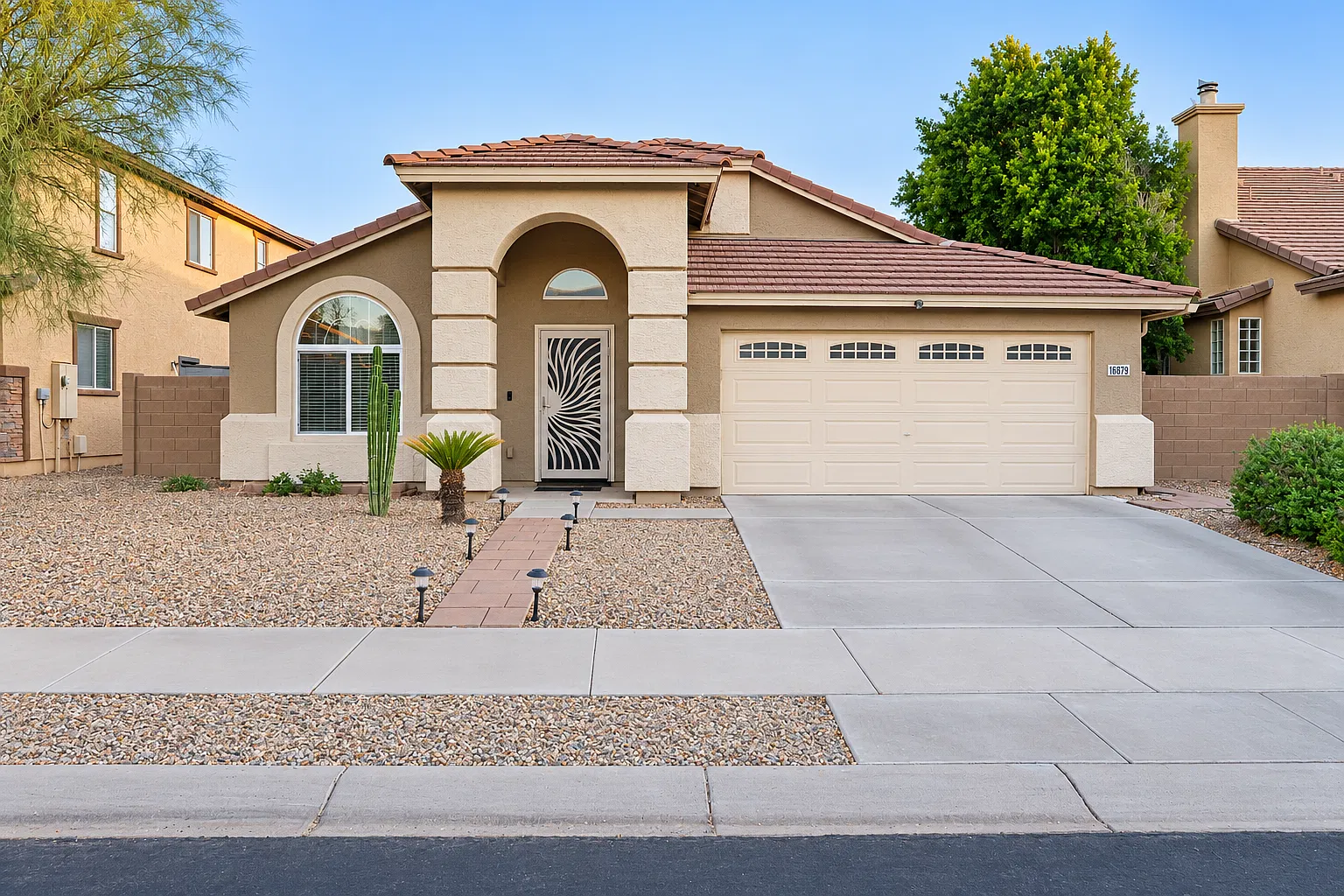 4 bed, 2024 sqft, $2,500 — Photo 1