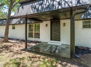 1412 S Briaroaks Rd, Cleburne, TX 76031