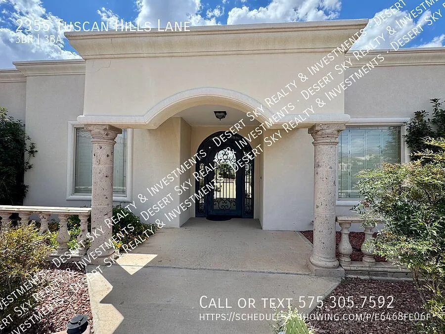 3 Bedroom 3 Bathroom Luxury Home — Photo 3