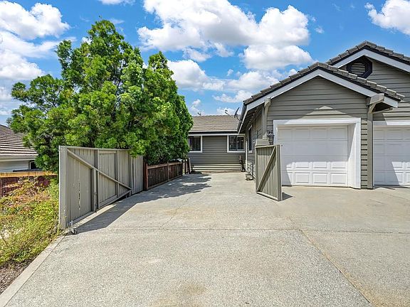 4th image of 1400 Foxridge Cir