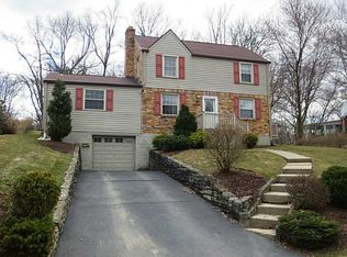 5689 Valleyview Dr, Bethel Park, PA 15102