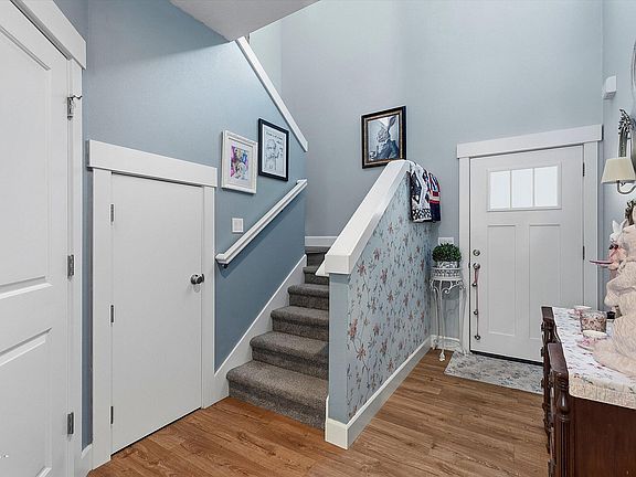 4th image of 4678 NE Windward Pl