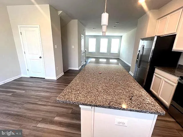 98 Extrovert Dr — Photo 8