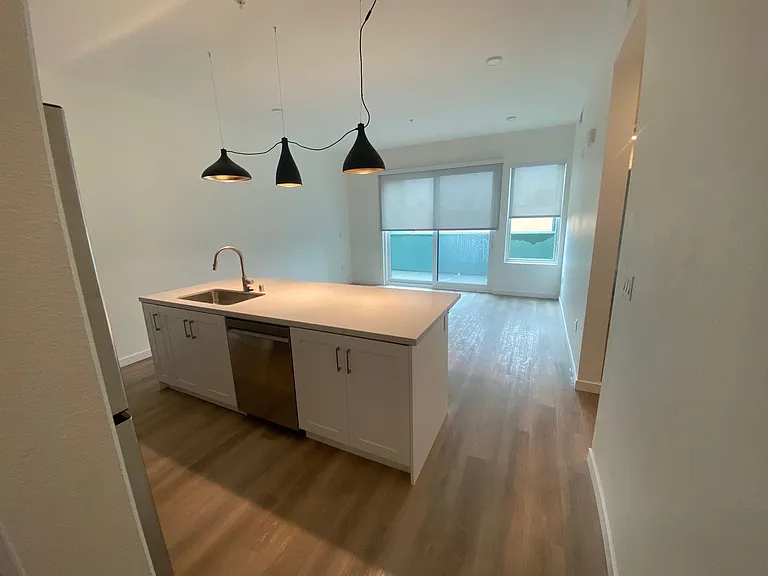 4015 Richmond St #403 — Photo 9