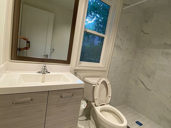 5th image of 355 Eagle St #C